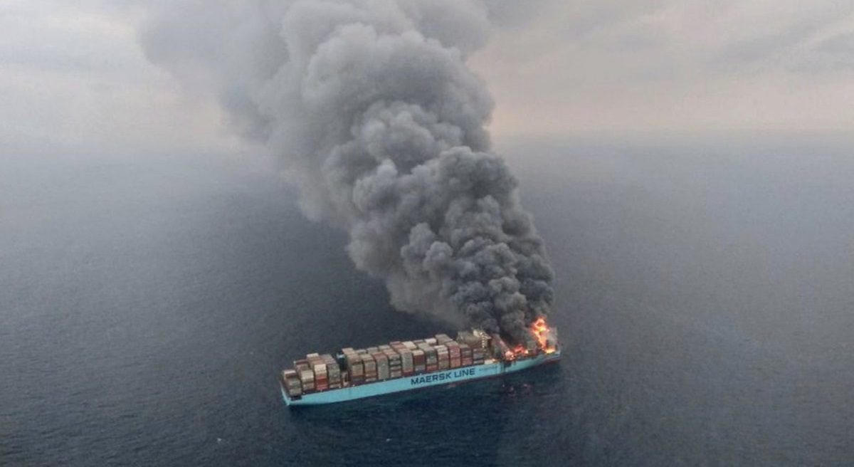 Maersk Honan pega fogo